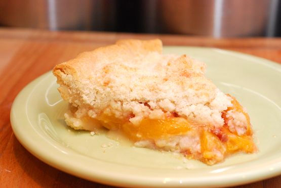 Peach Crumb Pie