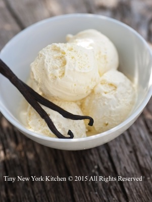 Super Easy Homemade Vanilla Ice Cream