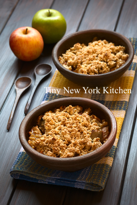 Holiday Apple Crumble Pie