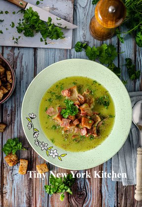 Spring Pea Soup With Garlic Croutons