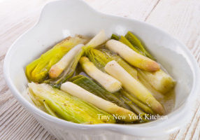 ASPARAGUS & LEEKS VINAIGRETTE