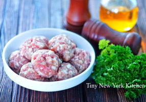 Chicken Meatballs With Bleu Cheese Dipping Sauce