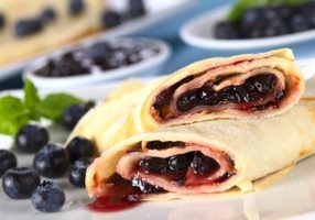 Crêpes With Berry Filling