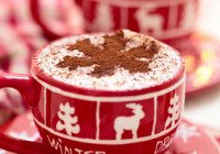 Cups with hot chocolate for Christmas day.