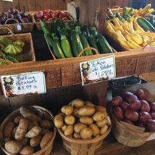farm-stand-shopping-3