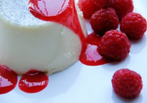 Panna Cotta With Raspberry Sauce
