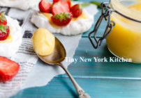 Pavlovas With Lemon Curd & Strawberries