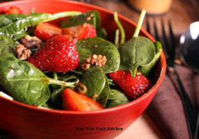 Spinach & Strawberry Salad